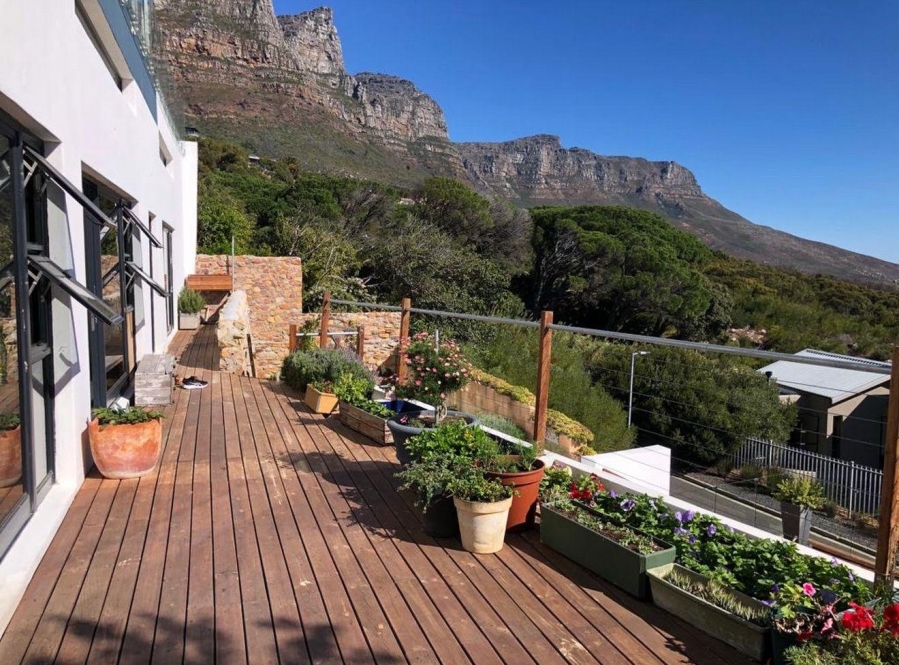 11 Bedroom Property for Sale in Camps Bay Western Cape